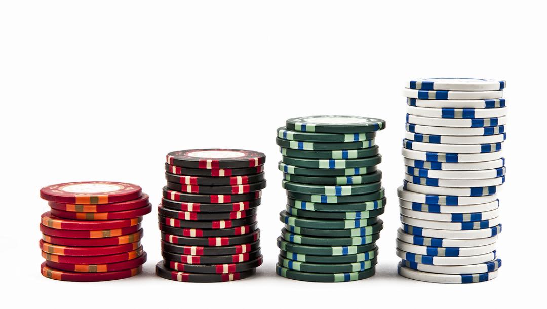 Four different chip stacks in ascending size.