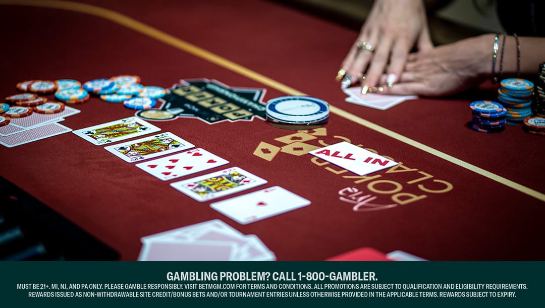 Poker Tournaments vs Cash Games